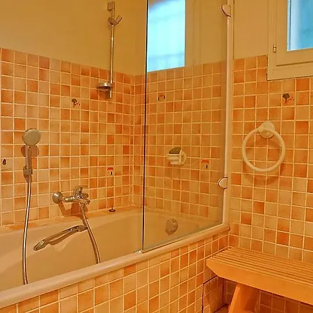 Дом отдыха Bormes-les-mimosas Sleeps 6 Pool Wifi