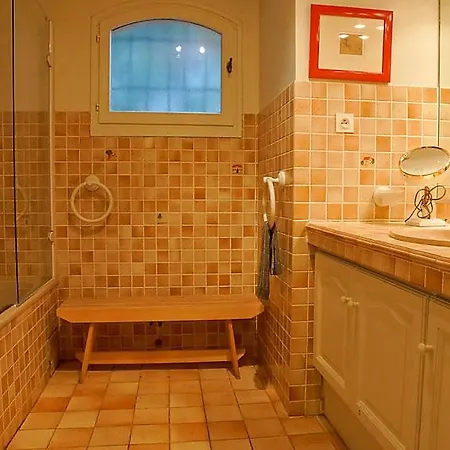 Дом отдыха Bormes-les-mimosas Sleeps 6 Pool Wifi *