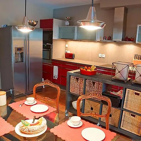 Дом отдыха Bormes-les-mimosas Sleeps 6 Pool Wifi